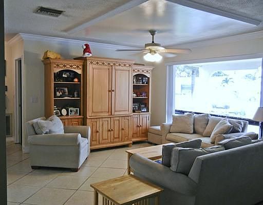 5th image of 308 SE 8th Ave