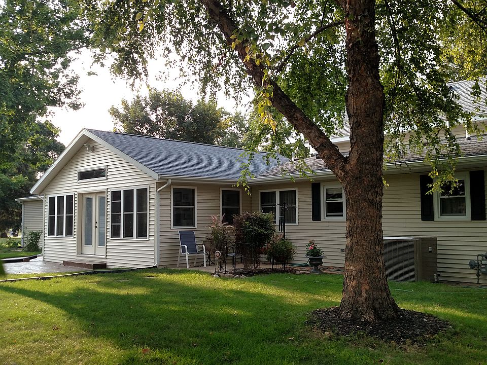 206 N Main St in Mansfield