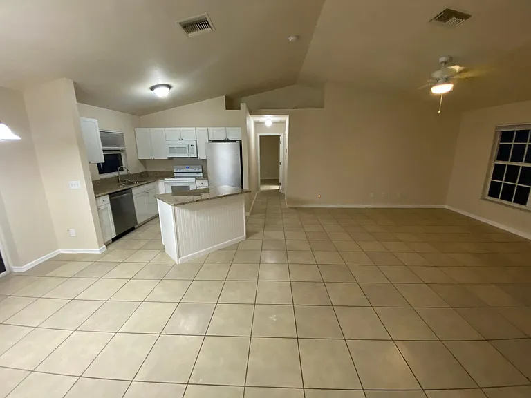129 Zenith Cir — Photo 5