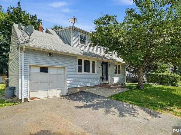 17 E Johnson Avenue, Bergenfield, NJ 07621
