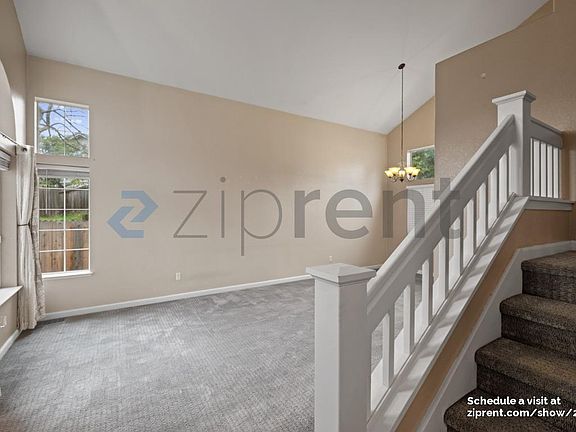 3rd image of 2755 Parkview Ter