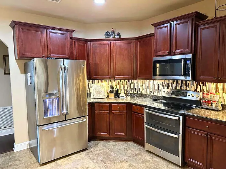 5527 Huntingdon St #2 — Photo 4