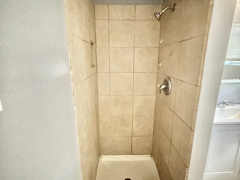 529 Bexar Dr — Photo 9