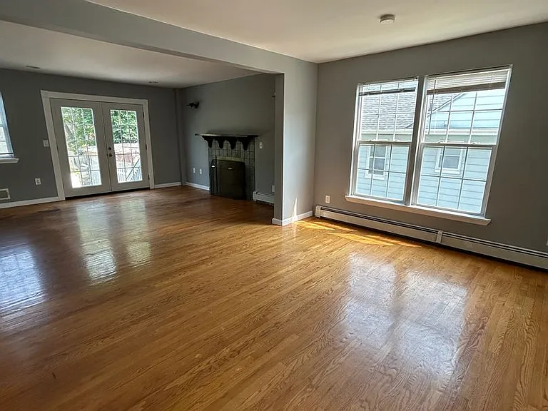 302 Atkins Ave — Photo 3