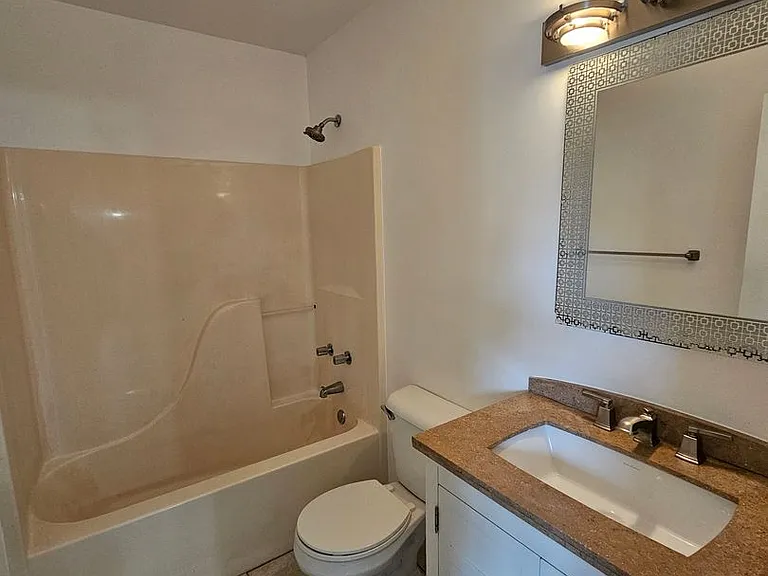 404 Chaps Ct — Photo 10
