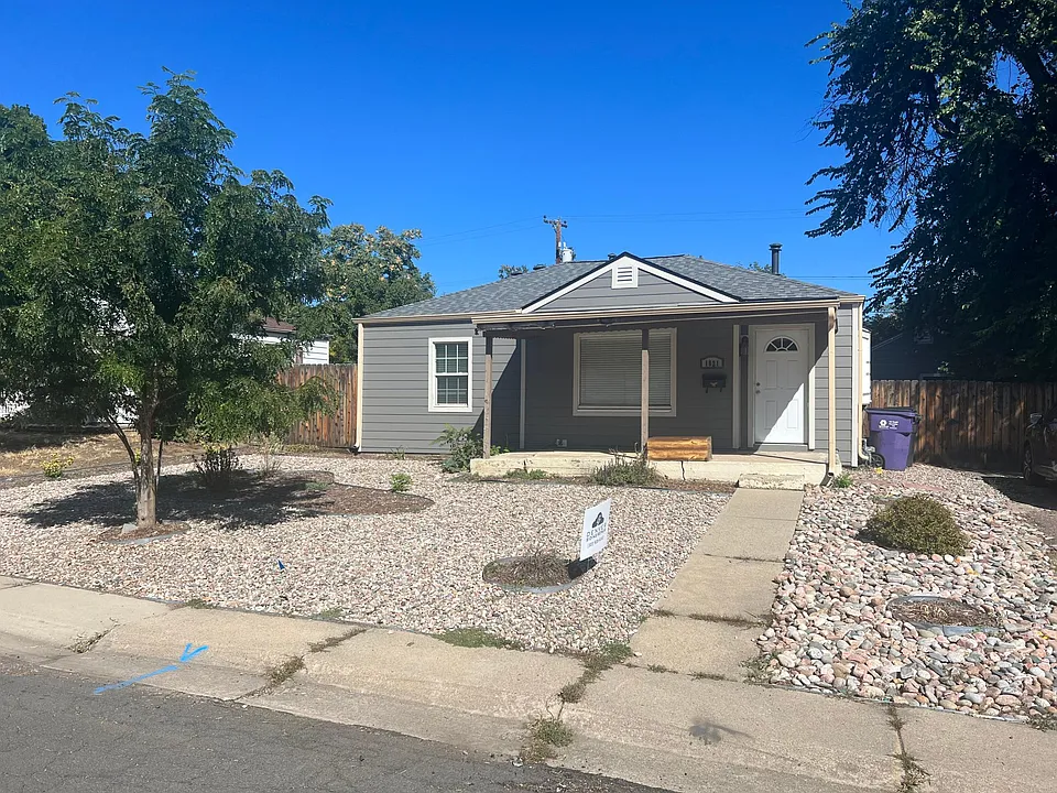 1821 W Chaffee Pl
