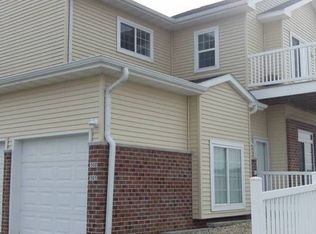 102 Paradise Cir, Marshall, WI 53559