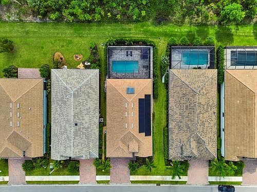 3rd image of 426 Tamarindo Ln
