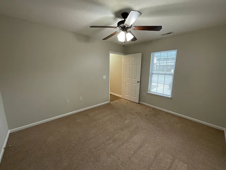 Meridian Park Apartments — Photo 223