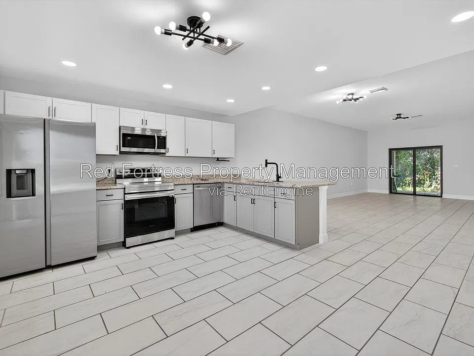 7066 Babcock Rd