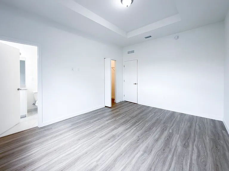 122 NW 10th Pl — Photo 15