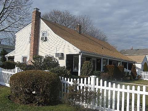 1st image of 6 Barnyard Ln