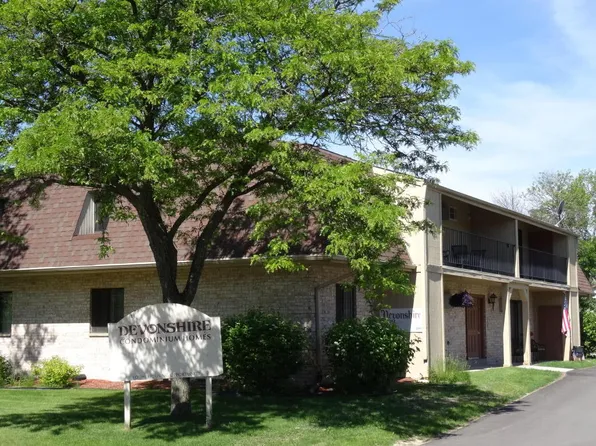 3242 W Mangold Ave, Greenfield, WI 53221