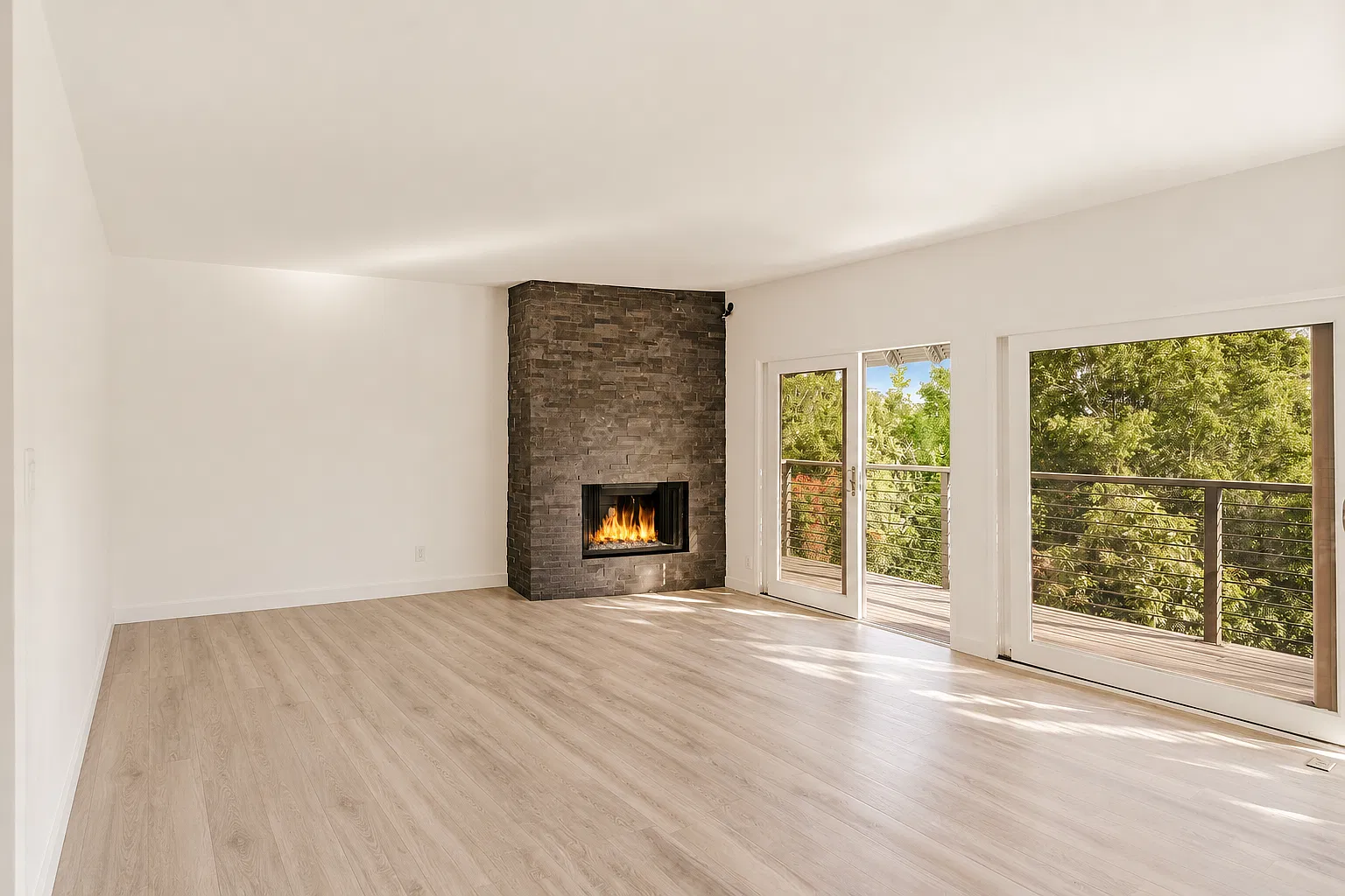 3 bed, 3.5 bath, 1926 sqft, $12,750 — Photo 3