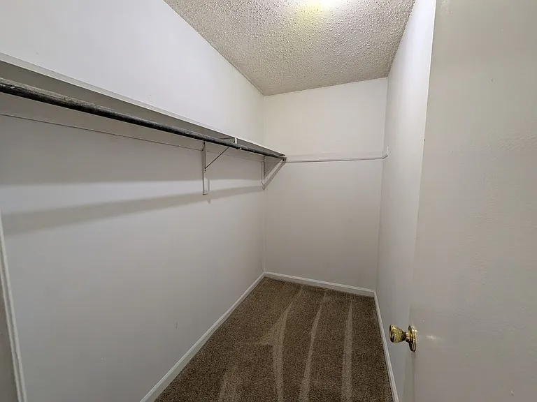 124 Westscott Dr — Photo 12
