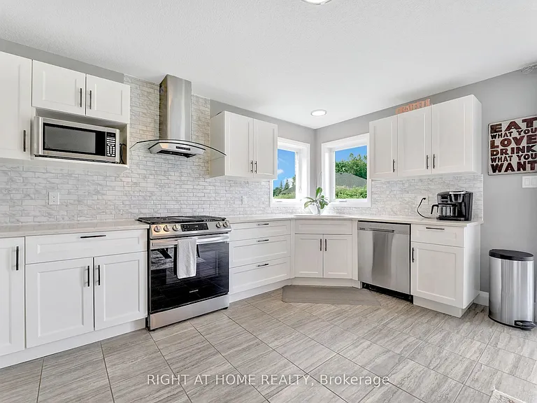 135 Stephenson Way — Photo 10