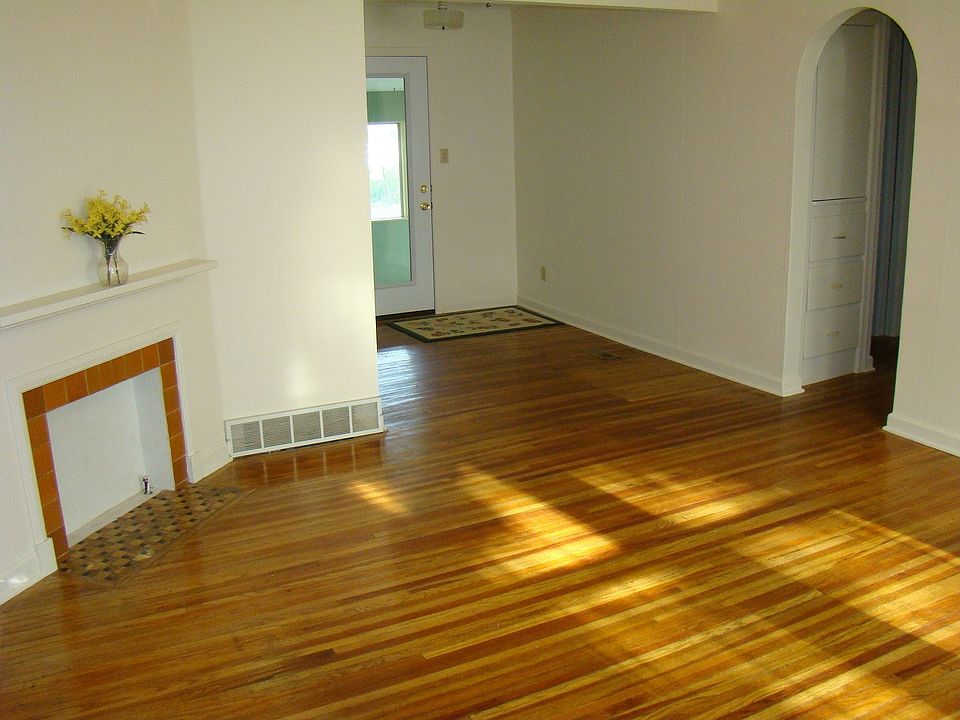 Arched Doorway to Hall