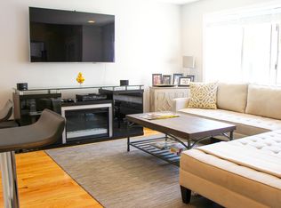 512 E 8th St, South Boston, MA 02127