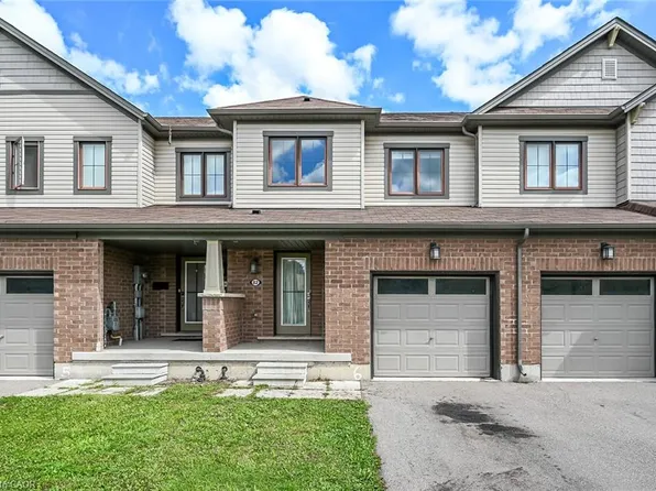 82 Scarletwood St, Hamilton, ON L8J 0K8