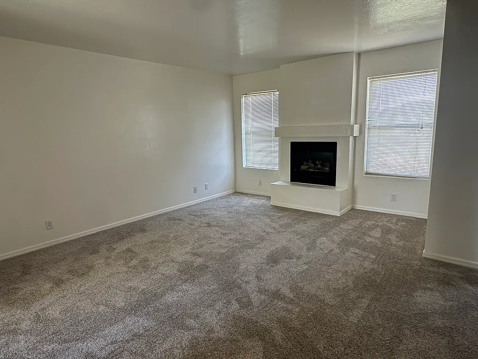 409 Hill Ave #D