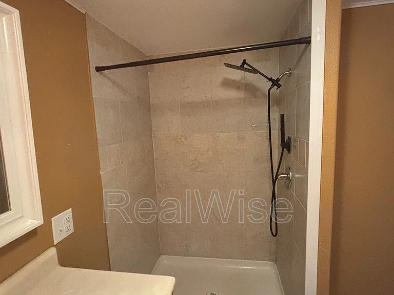1296 NW Keasey St — Photo 12