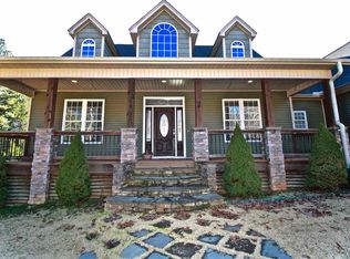 606 Bryant Crossing Dr, West Union, SC 29696