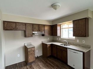 28205 Little Mack Ave, Saint Clair Shores, MI 48081