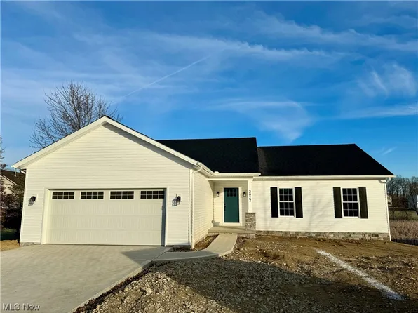 2022 Summer Evening Dr, Canal Fulton, OH 44614