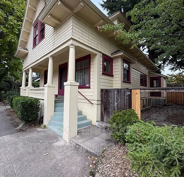 7824 SE 11th Ave — Photo 3