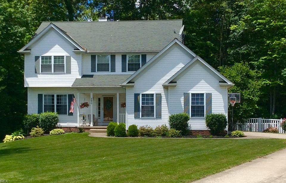 1st image of 290 Poplar Ct