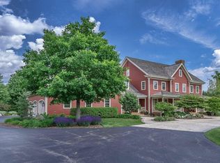 133 S Laurel Cir, Delafield, WI 53018