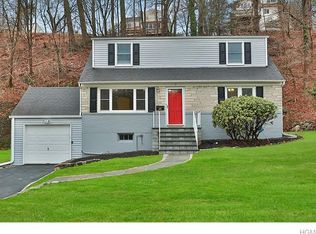 12 Clovebrook Rd, Valhalla, NY 10595