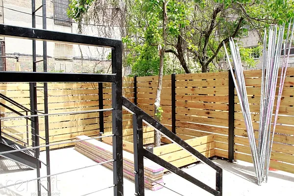 Rented by Rennit Inc. | media 89