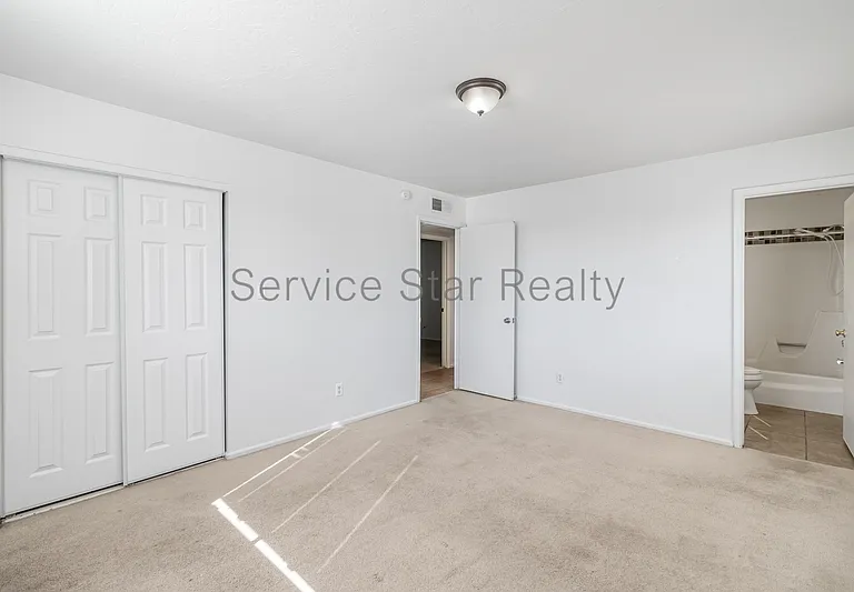 1158 W Hillview St — Photo 19