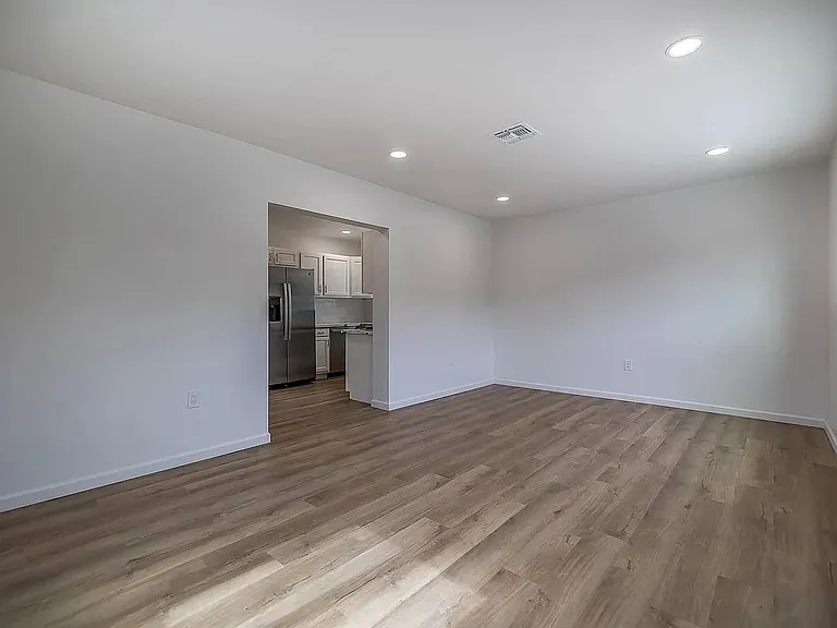 938 E. Waverly St. — Photo 2