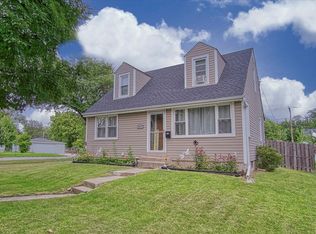 497 N Chatham Ave, Villa Park, IL
