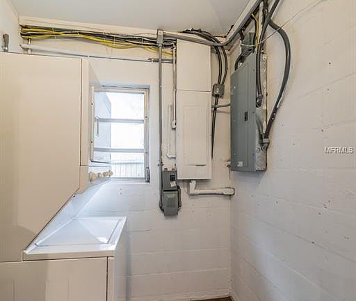 2nd image of 410 S Aurora Ave