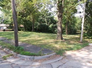 1053 Forest St, Carthage, MO 64836