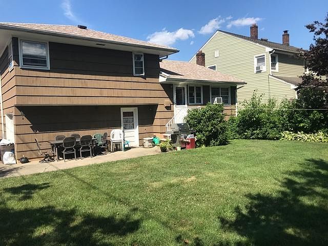 2nd image of 157 E Cherry St