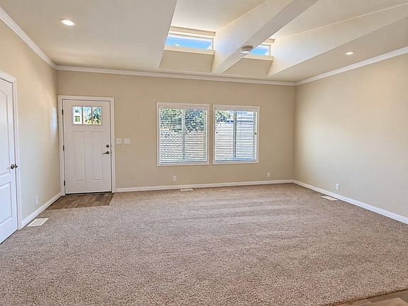 4th image of 718 Sycamore 18