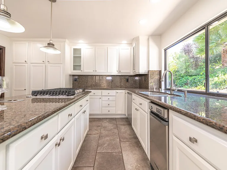 24692 Kings Rd — Photo 35