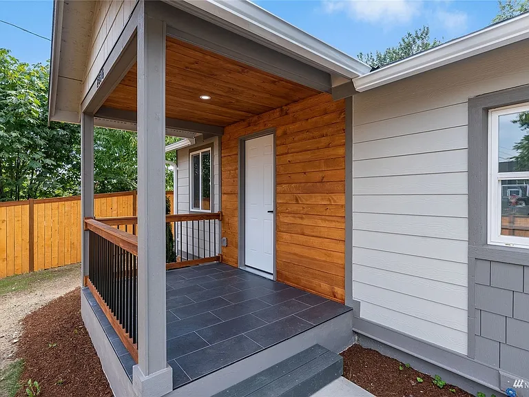 2514 S Grant Ave — Photo 2