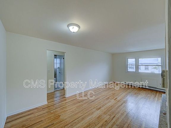 5th image of 287 Montclair Ave #1