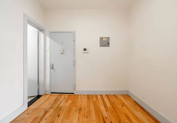 4th image of 1870 Prospect Pl APT 6