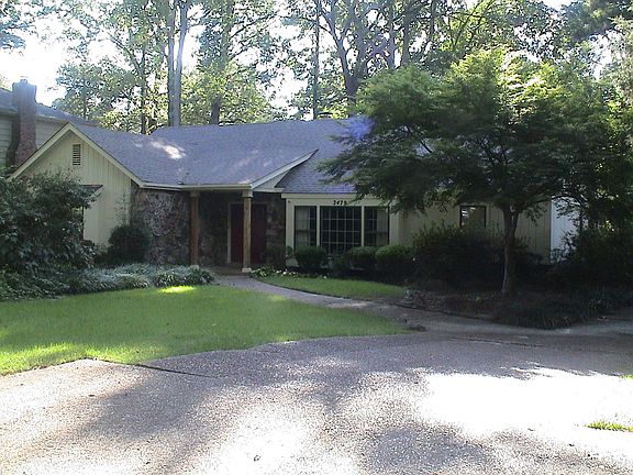 2nd image of 2479 Regents Walk Dr