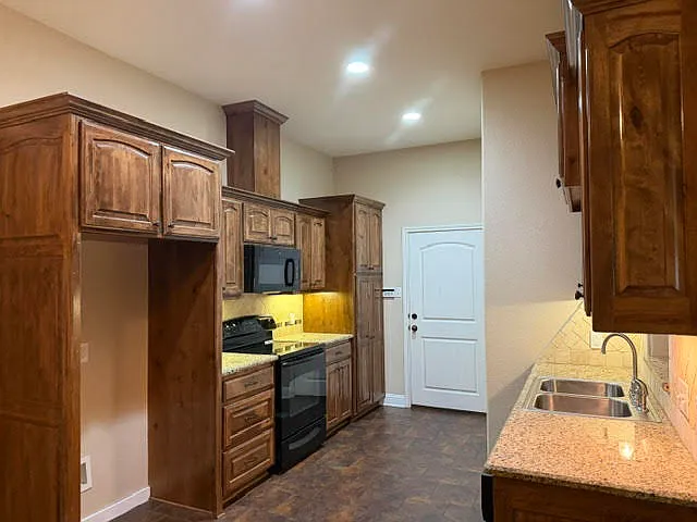 113 Falcon Way — Photo 2