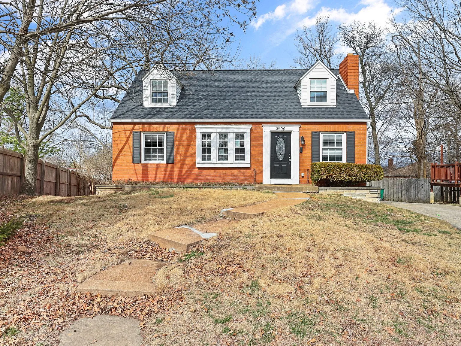 4 bed, 1367 sqft, $2,595 — Photo 2
