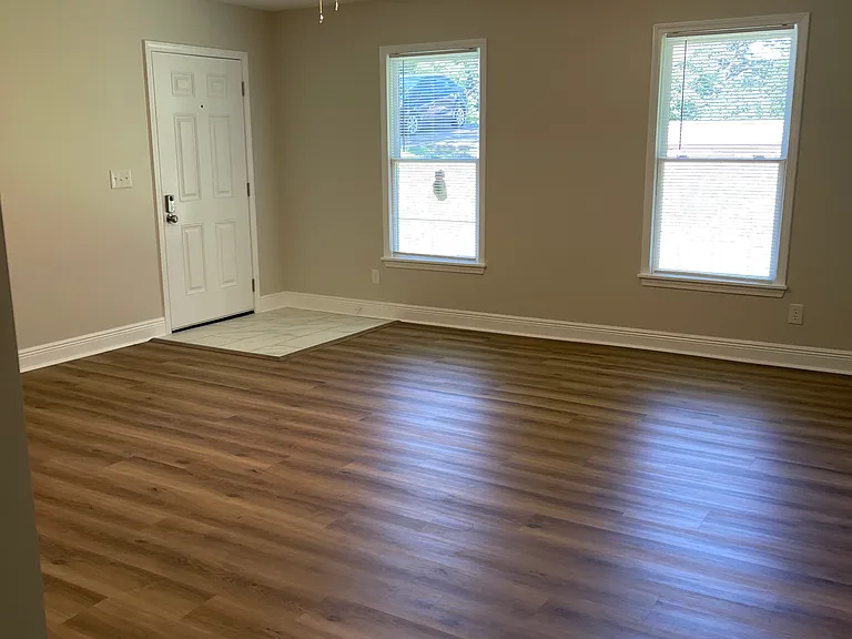 5102 Whites Mill Rd #B — Photo 2