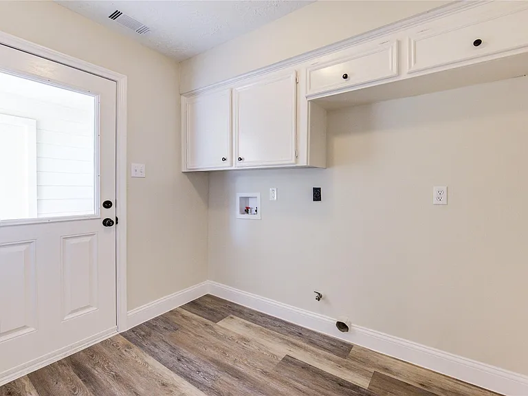 9115 Taidswood Dr — Photo 38