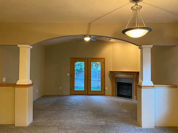 5th image of 2781 Brookdale Dr
